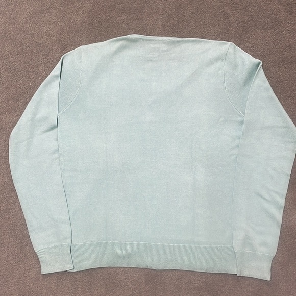 Women’s Sweater - Picture 4 of 4